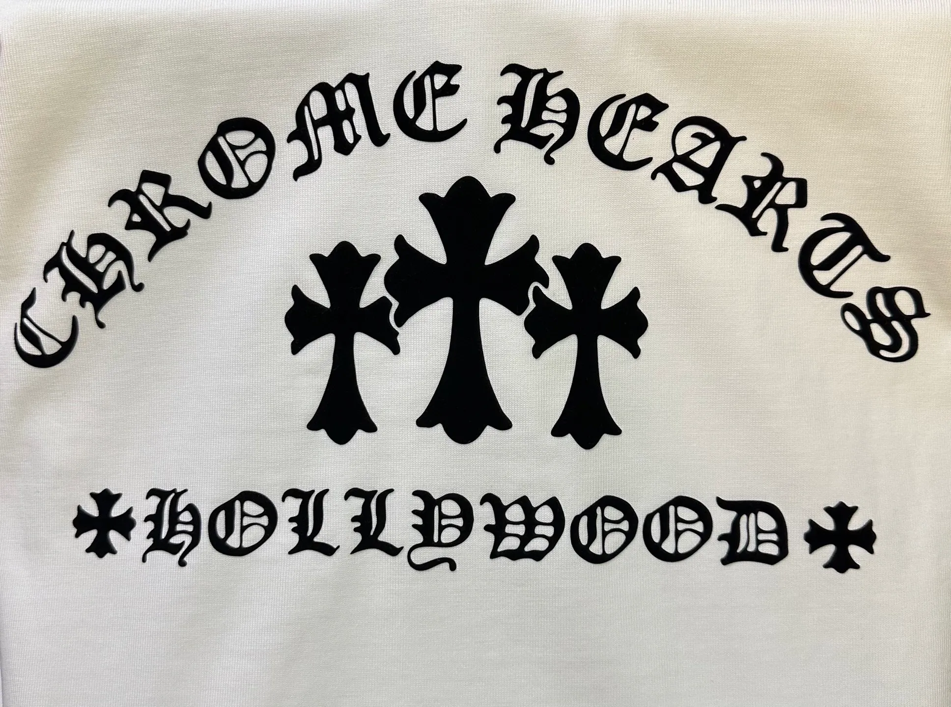 P270 Chrome Hearts 25ss cross flocking printed round neck short-sleeved T-shirt. Fabric is high-definition, super heavyweight cotton, double yarn compact Xinjiang cotton, weight 400g, matched with 2*2 Salona ribs 420g, clean cloth, clear cloth texture, tight feel, stiff, high color fastness, no deformation, no discoloration, custom hardware, thread, accessories, alignment, same style for men and women -Color: black white Gray -Size: XS S M L XL